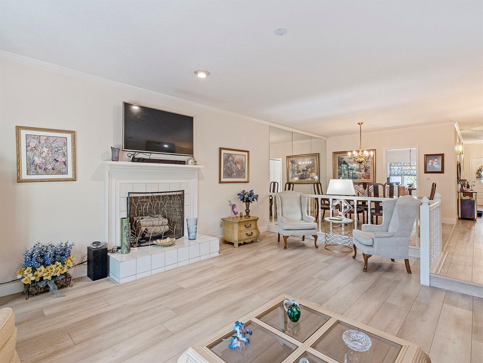 Image 9 of 32 For 235 Shadowbay Boulevard
