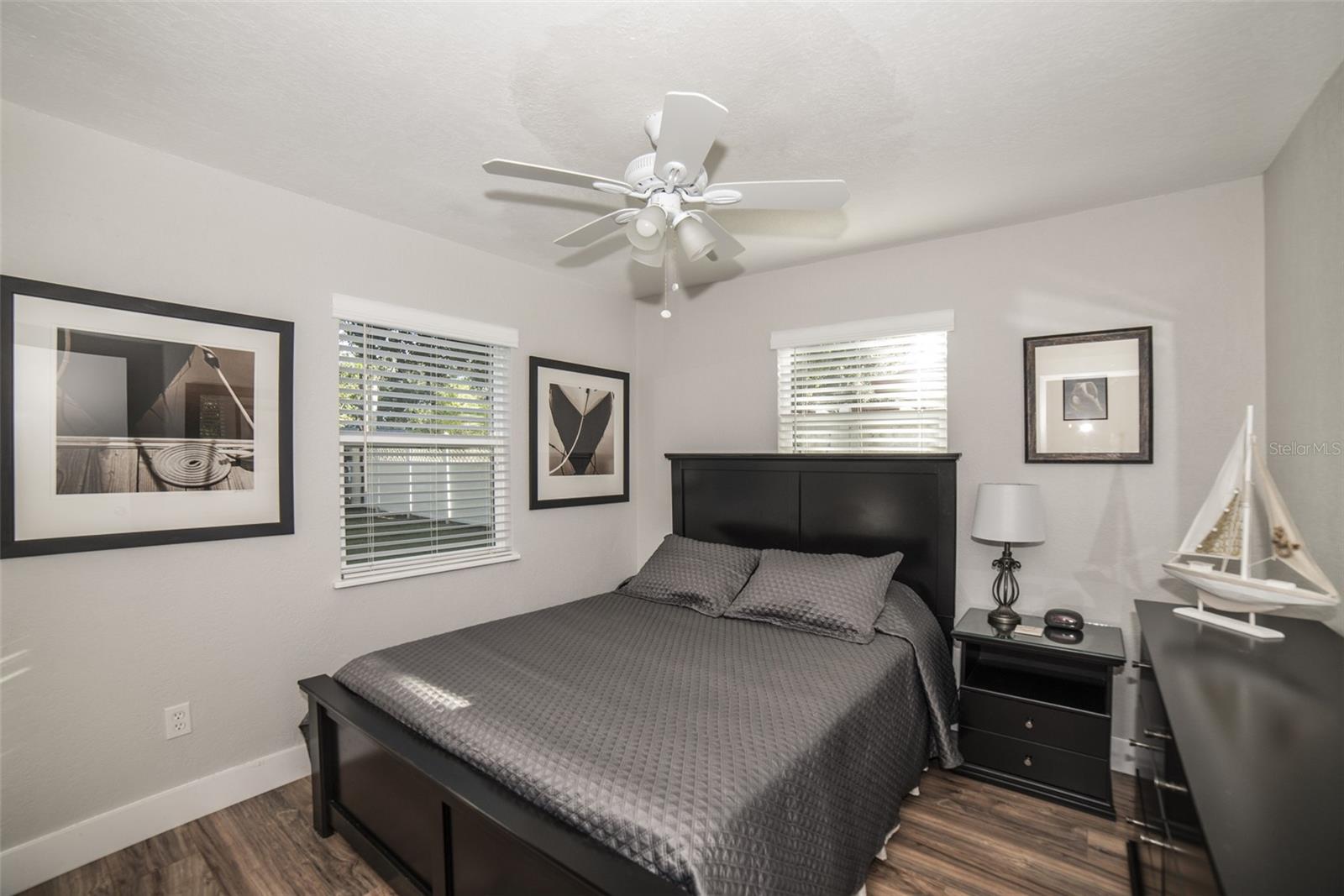 Image 10 of 22 For 2472 Whitman Street