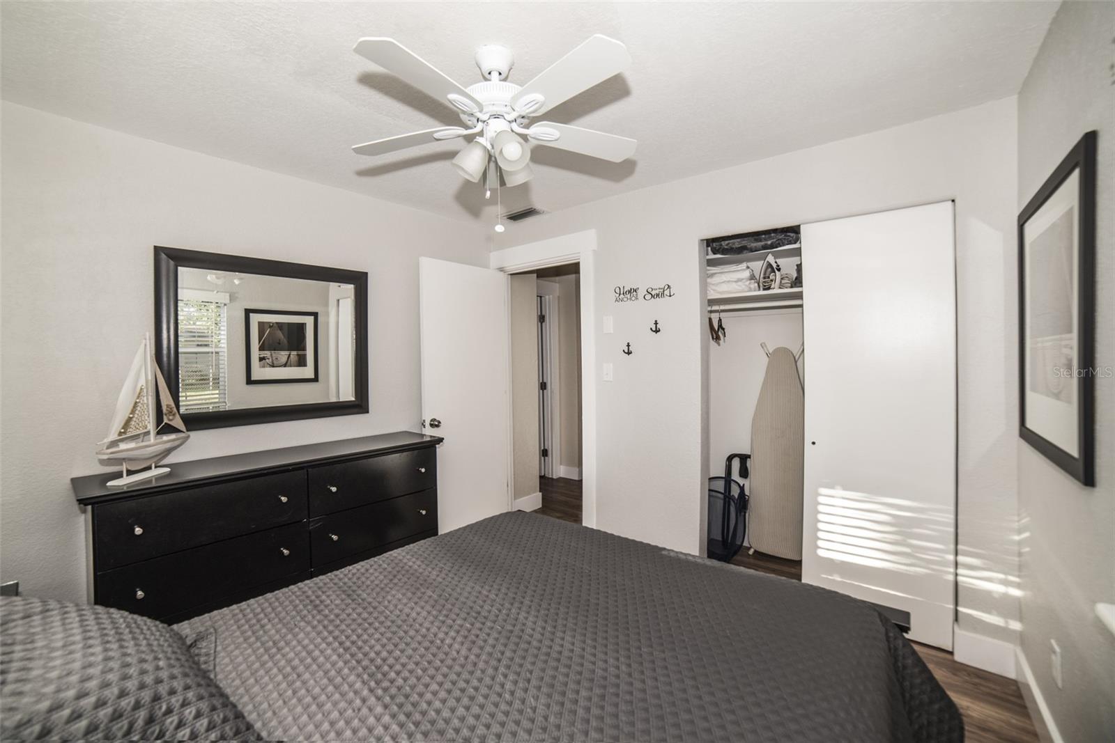 Image 11 of 22 For 2472 Whitman Street