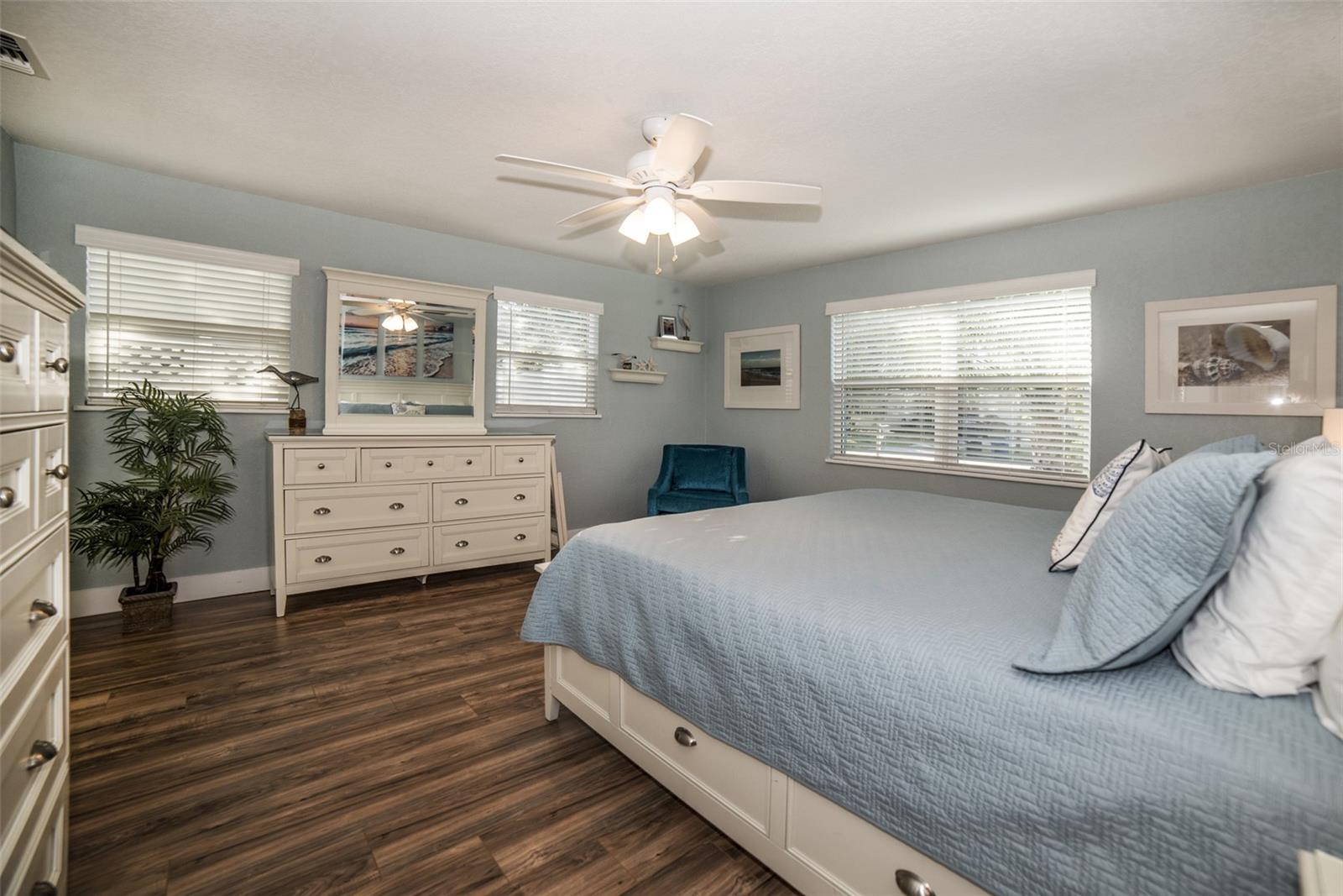 Image 17 of 22 For 2472 Whitman Street