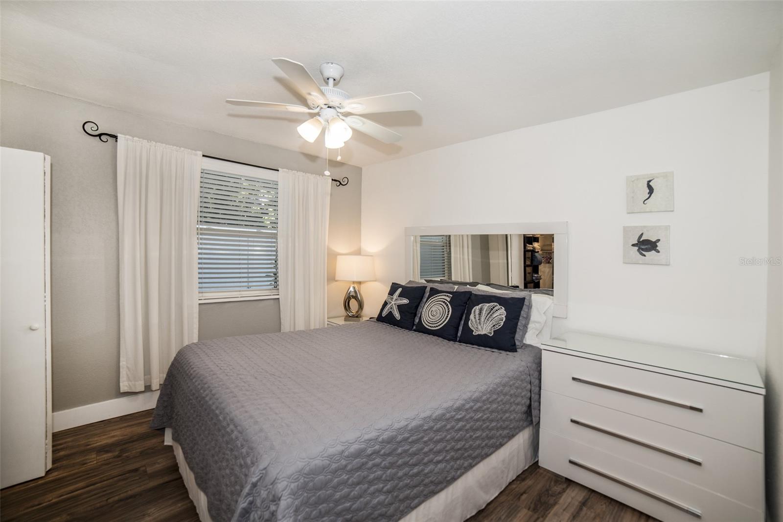 Image 8 of 22 For 2472 Whitman Street