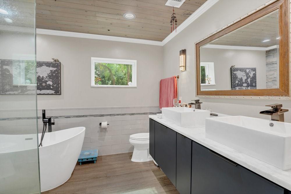 Image 14 of 33 For 2325 Audley Street