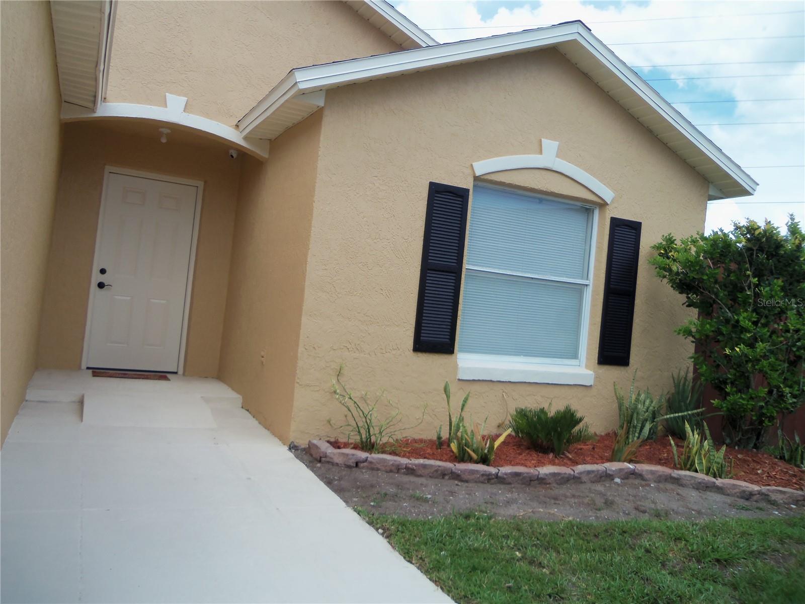 Image 5 of 31 For 1021 Golfside Court