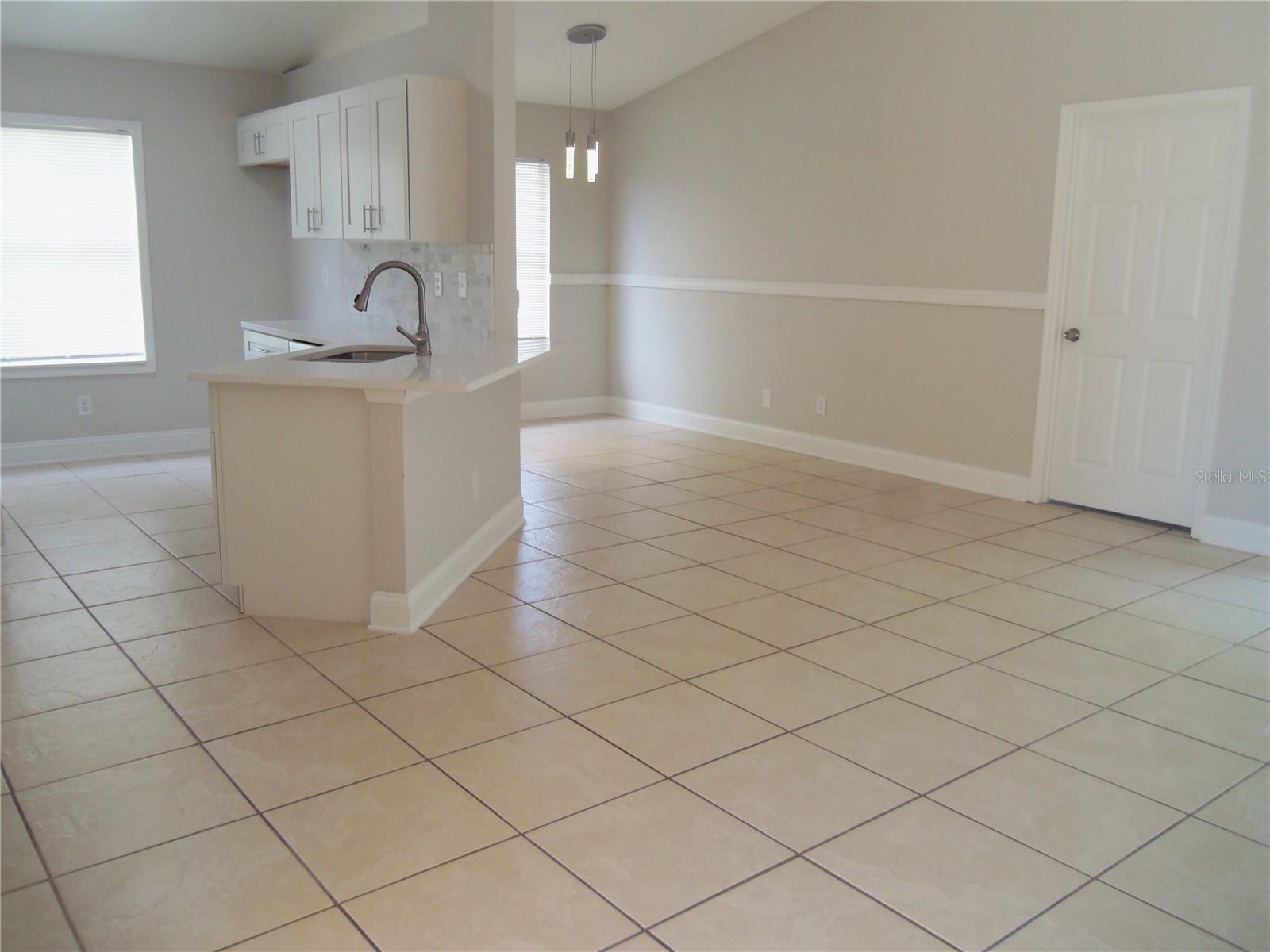 Image 7 of 31 For 1021 Golfside Court