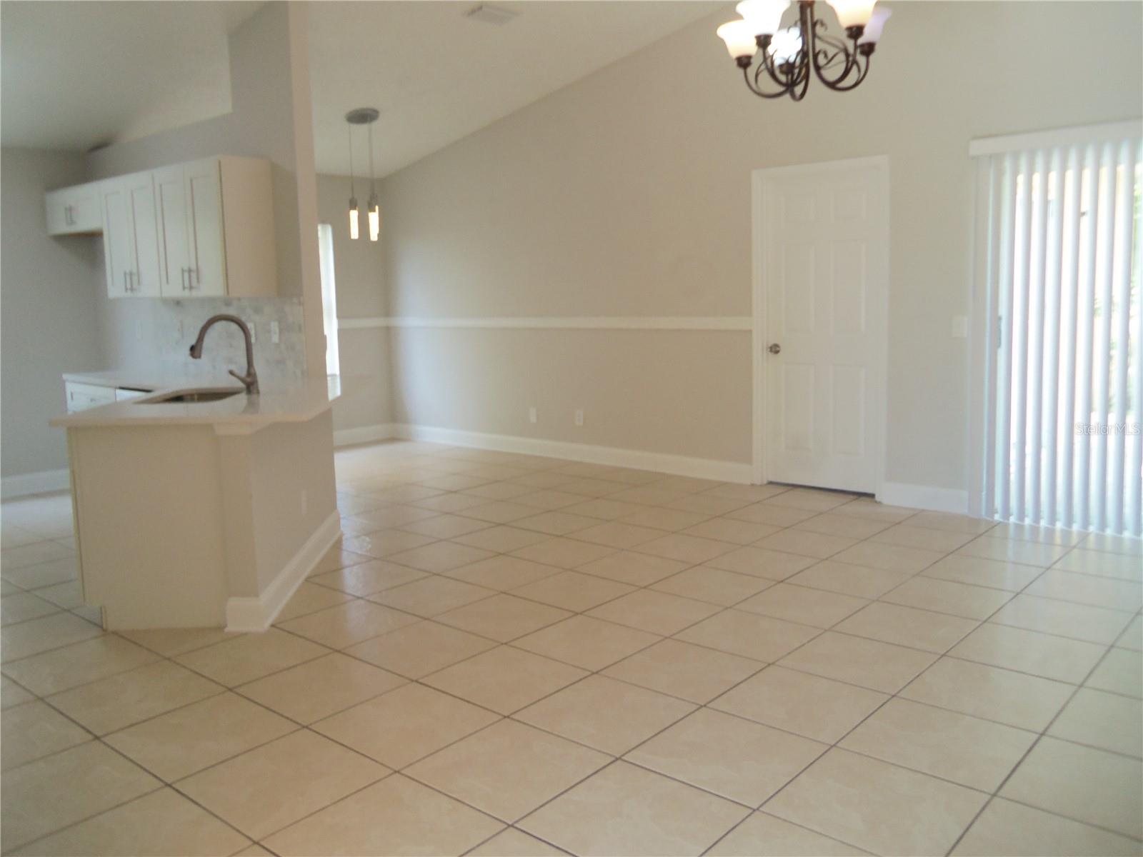 Image 8 of 31 For 1021 Golfside Court
