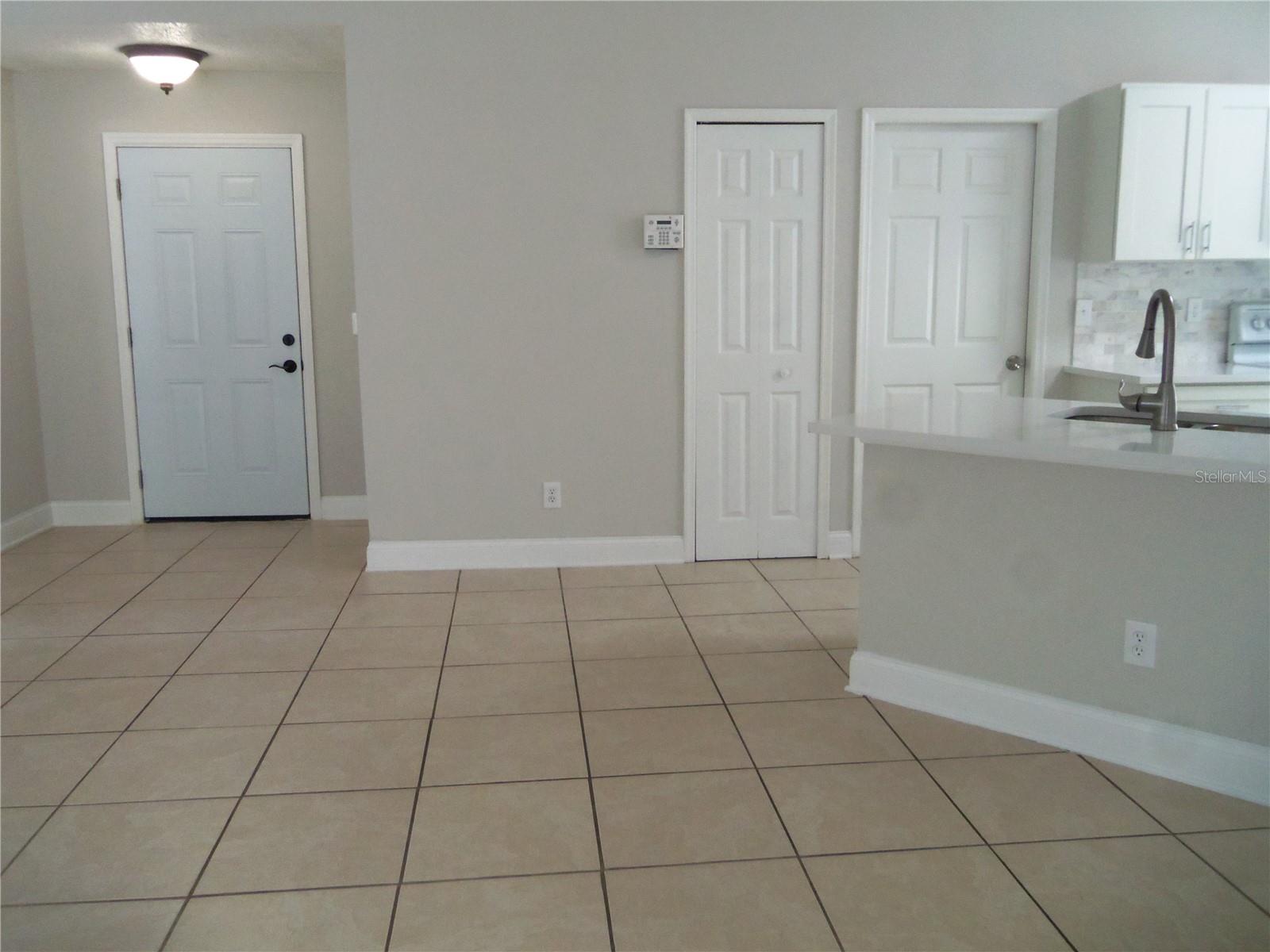 Image 9 of 31 For 1021 Golfside Court