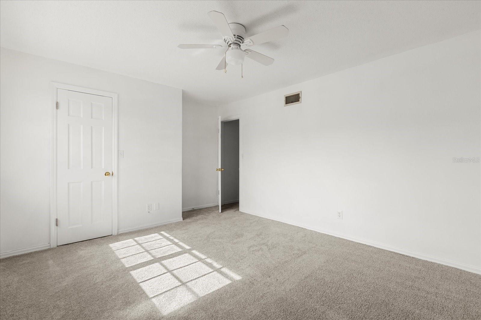 Image 19 of 27 For 2250 Palmetto Avenue I-11