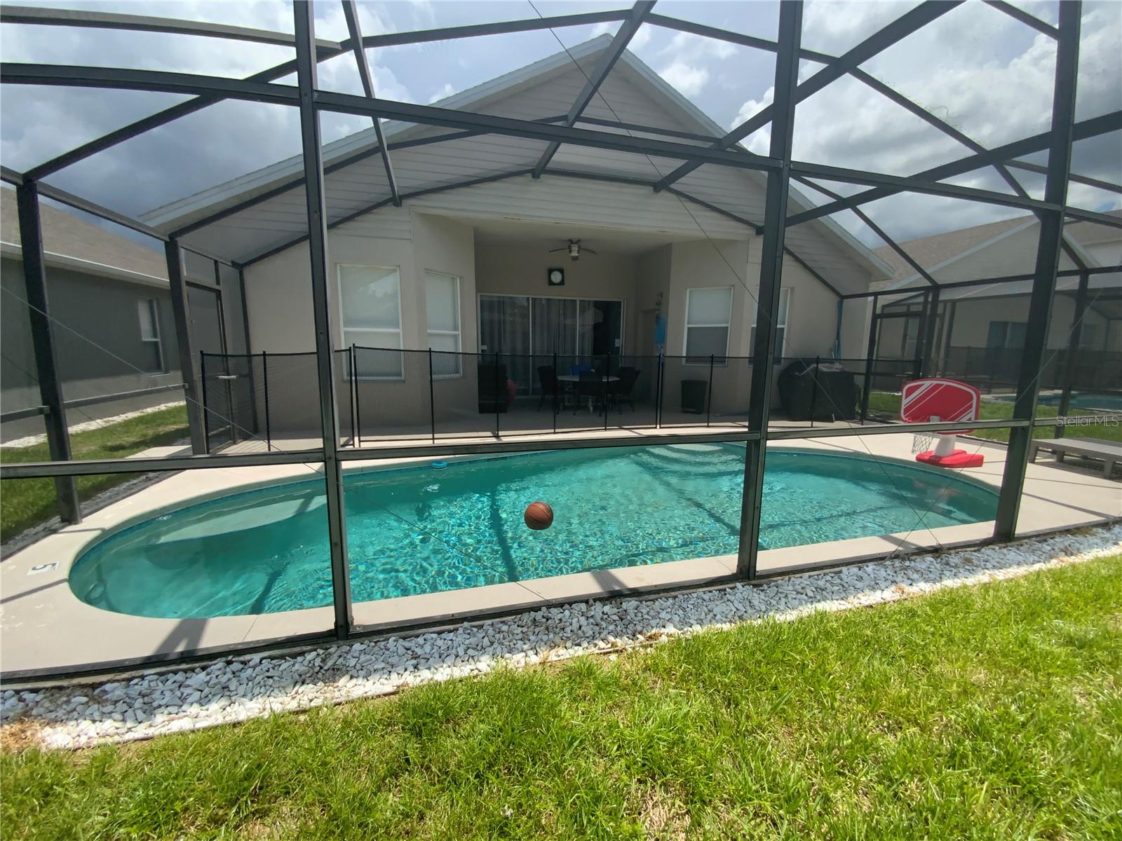 Image 14 of 24 For 8023 King Palm Circle