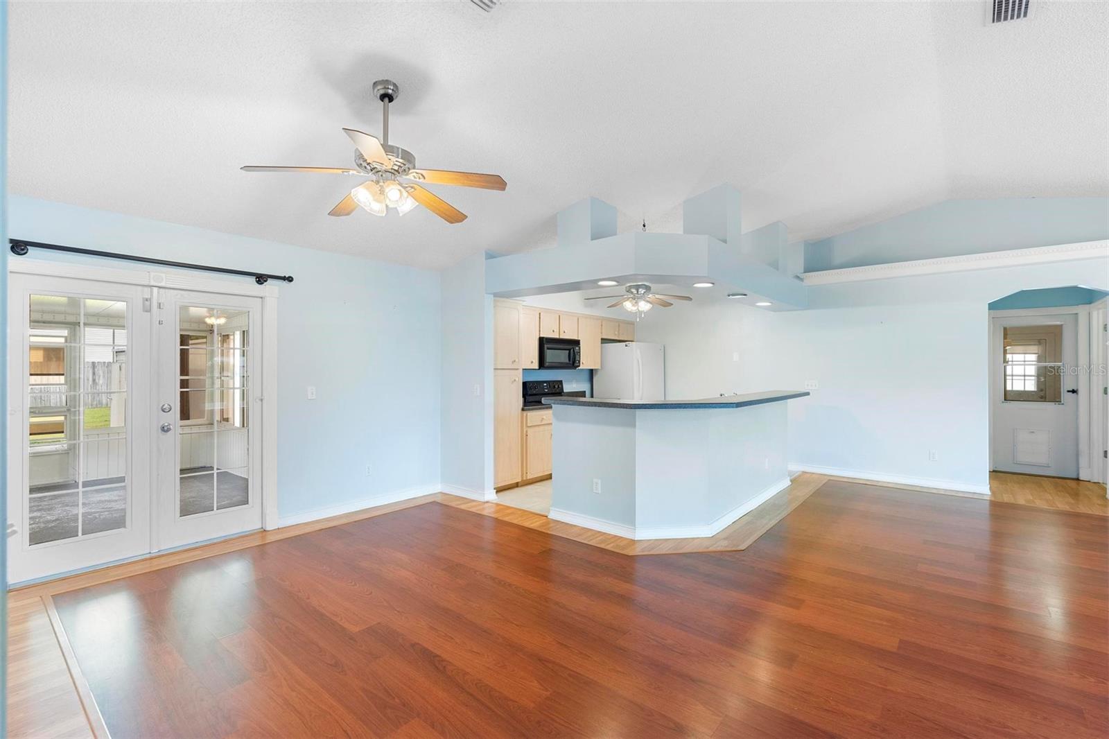 Image 14 of 47 For 2820 Tamarind Drive