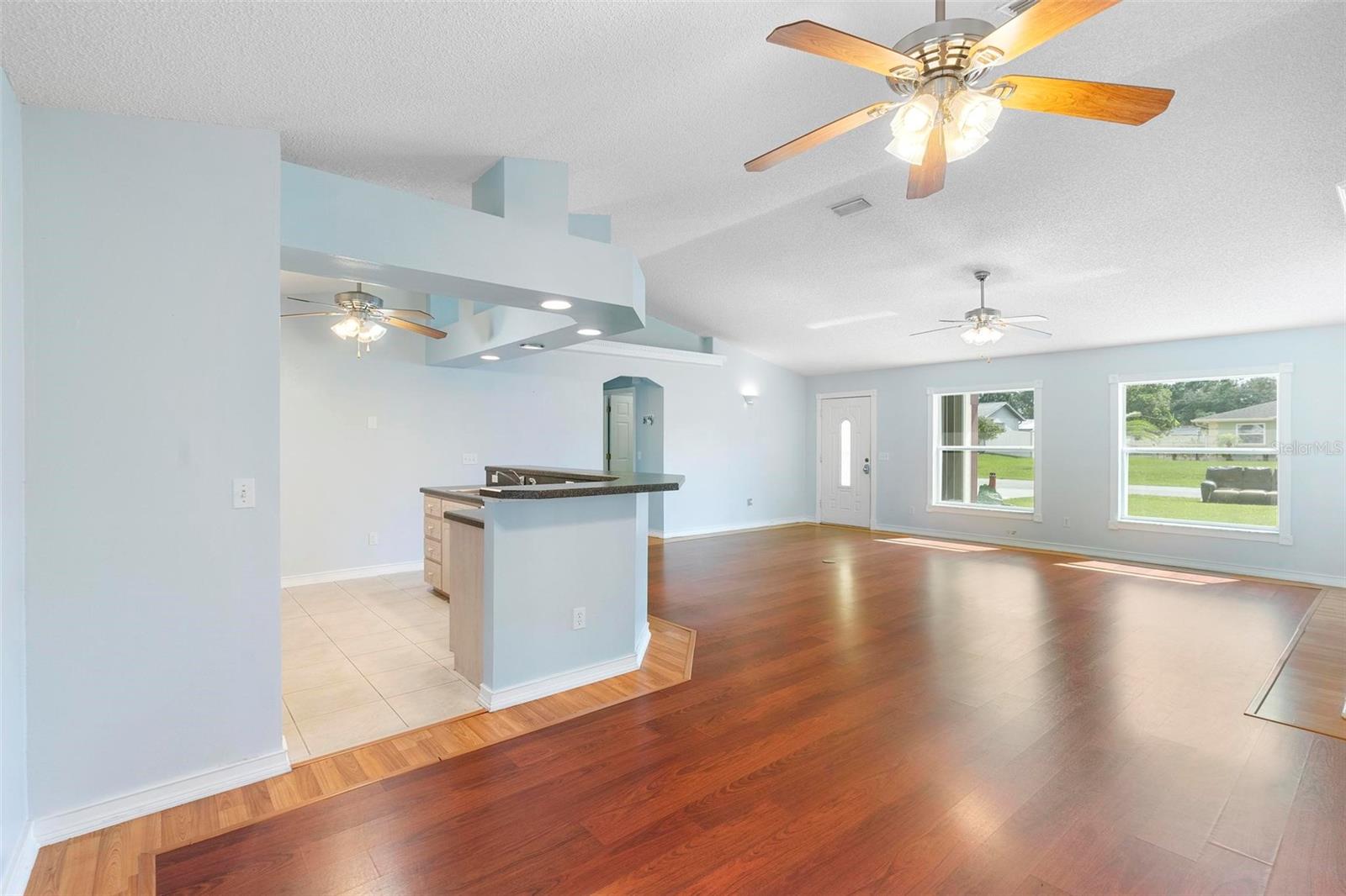 Image 15 of 47 For 2820 Tamarind Drive