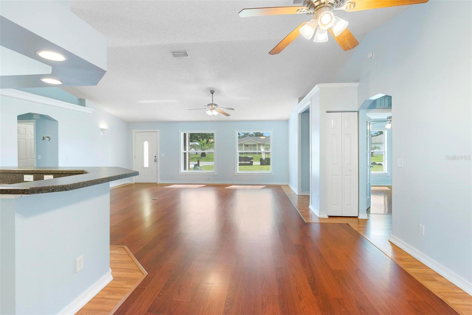 Image 16 of 47 For 2820 Tamarind Drive