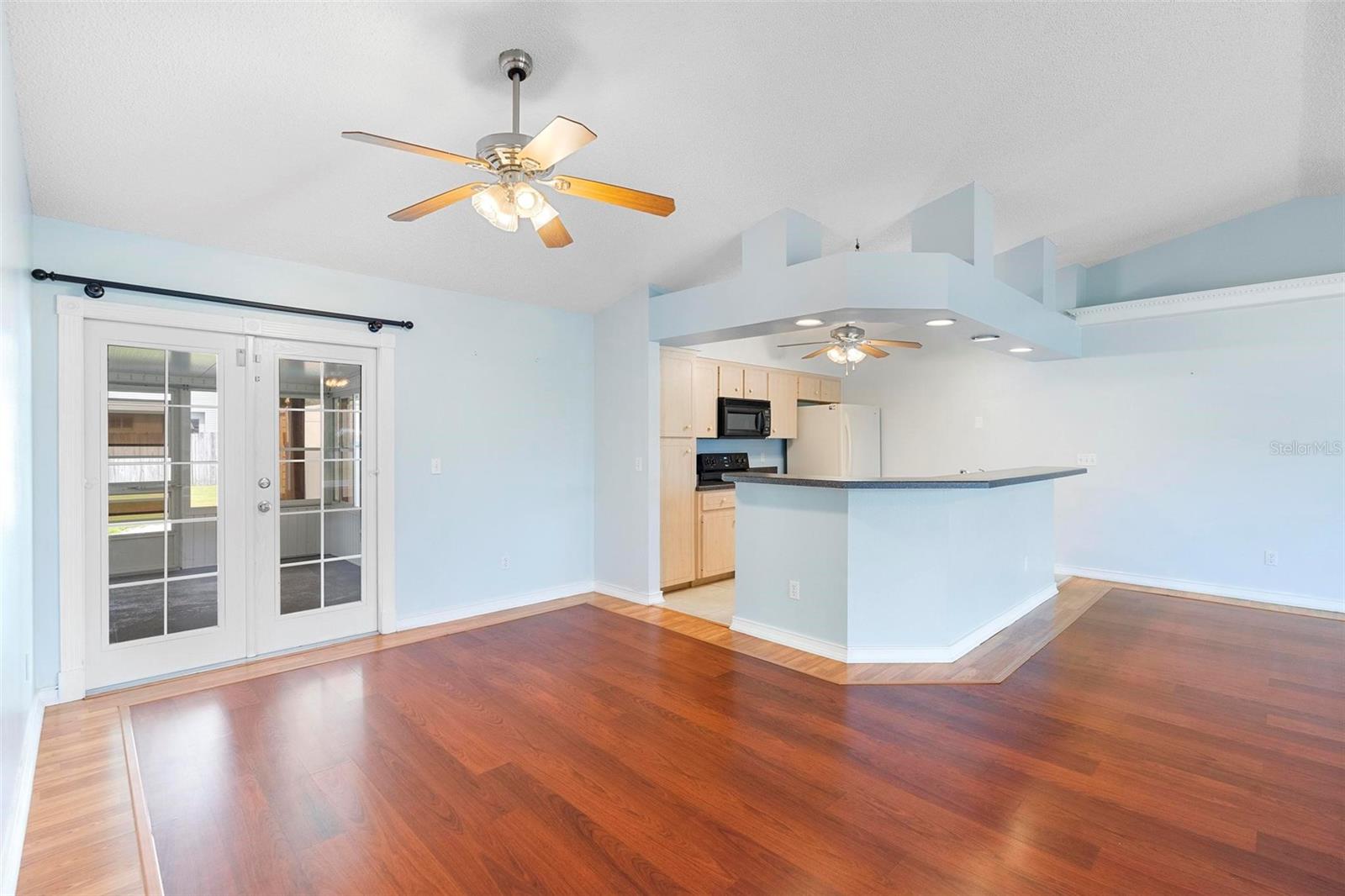 Image 19 of 47 For 2820 Tamarind Drive