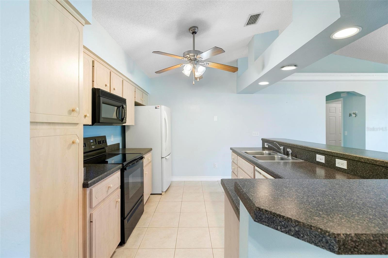 Image 20 of 47 For 2820 Tamarind Drive