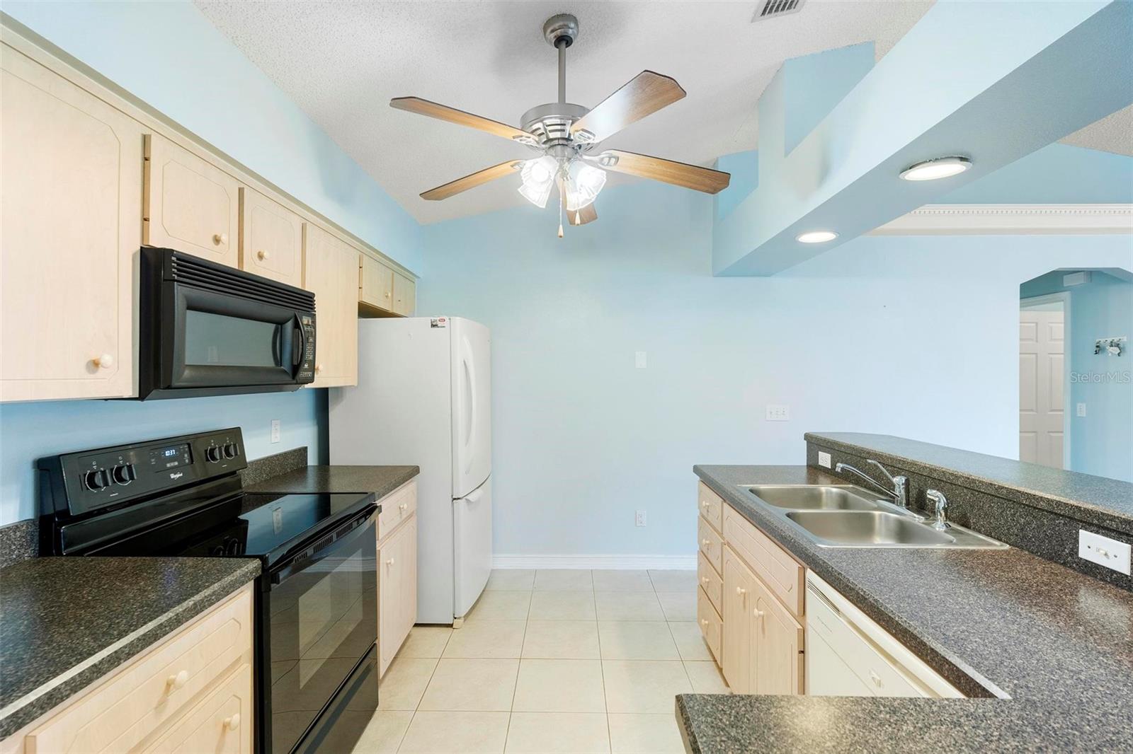 Image 21 of 47 For 2820 Tamarind Drive
