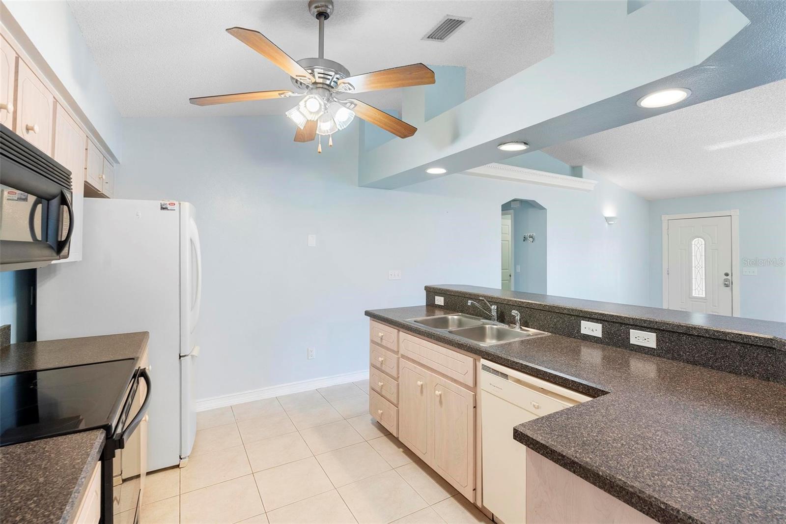 Image 22 of 47 For 2820 Tamarind Drive