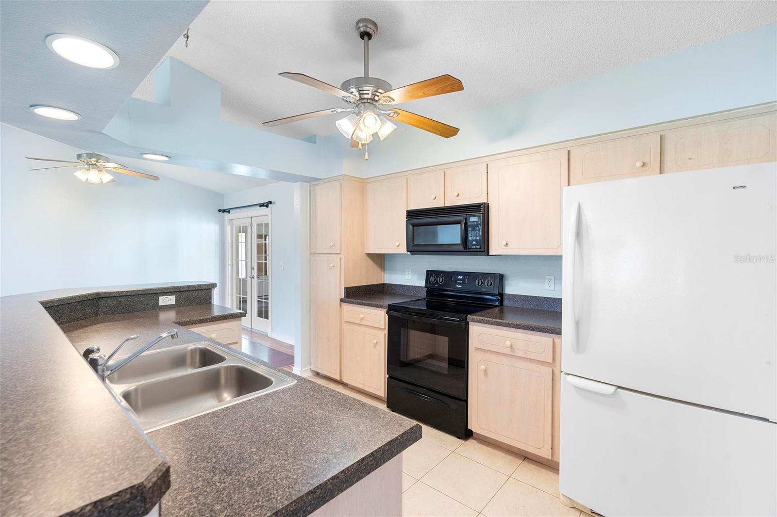 Image 24 of 47 For 2820 Tamarind Drive