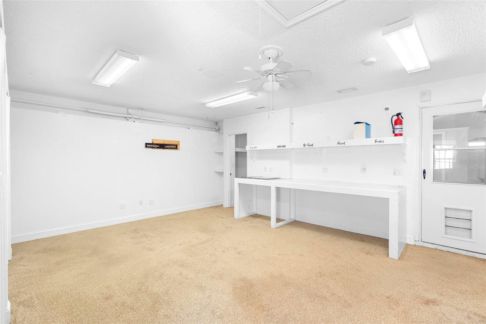 Image 33 of 47 For 2820 Tamarind Drive