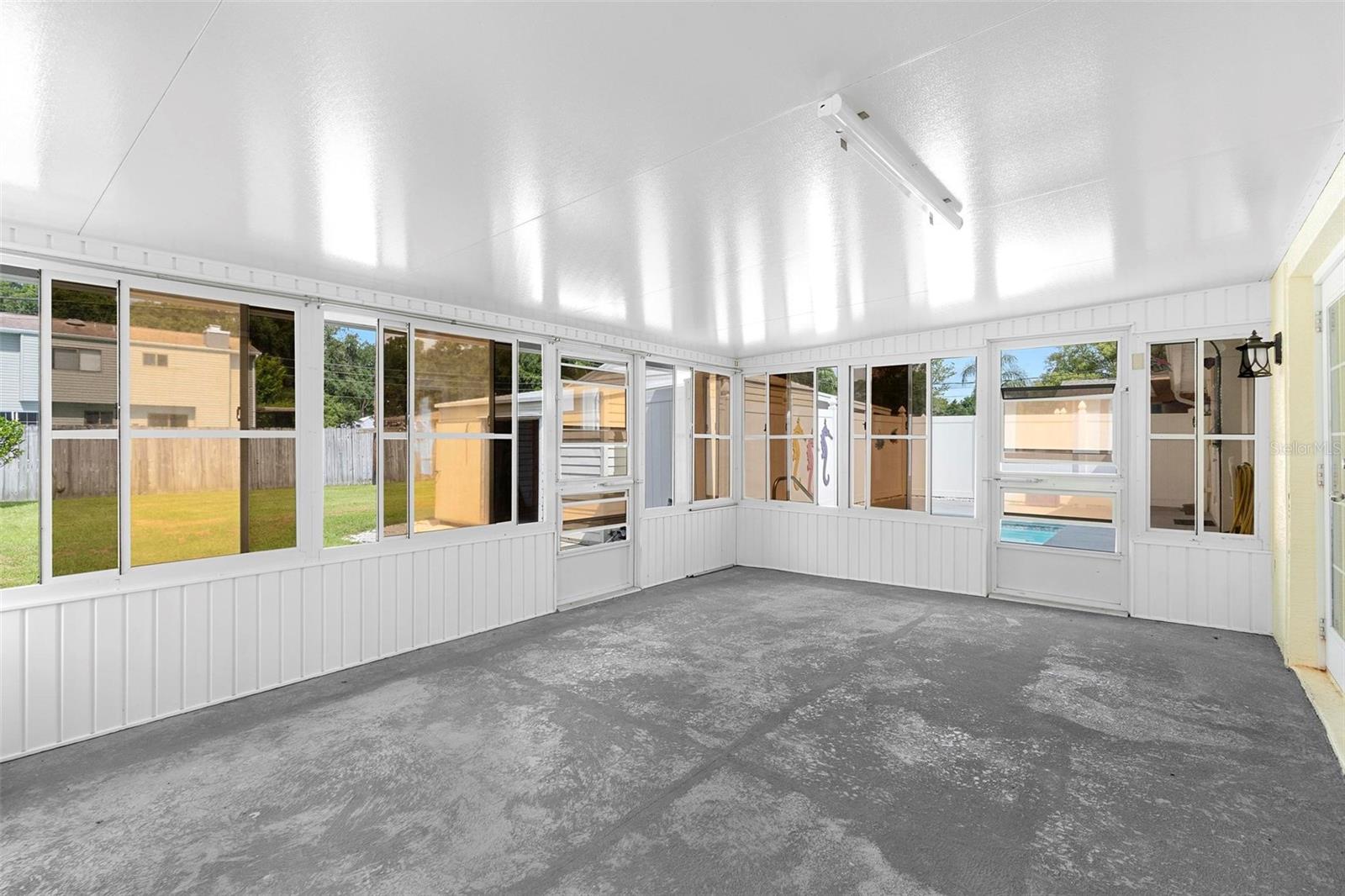 Image 38 of 47 For 2820 Tamarind Drive