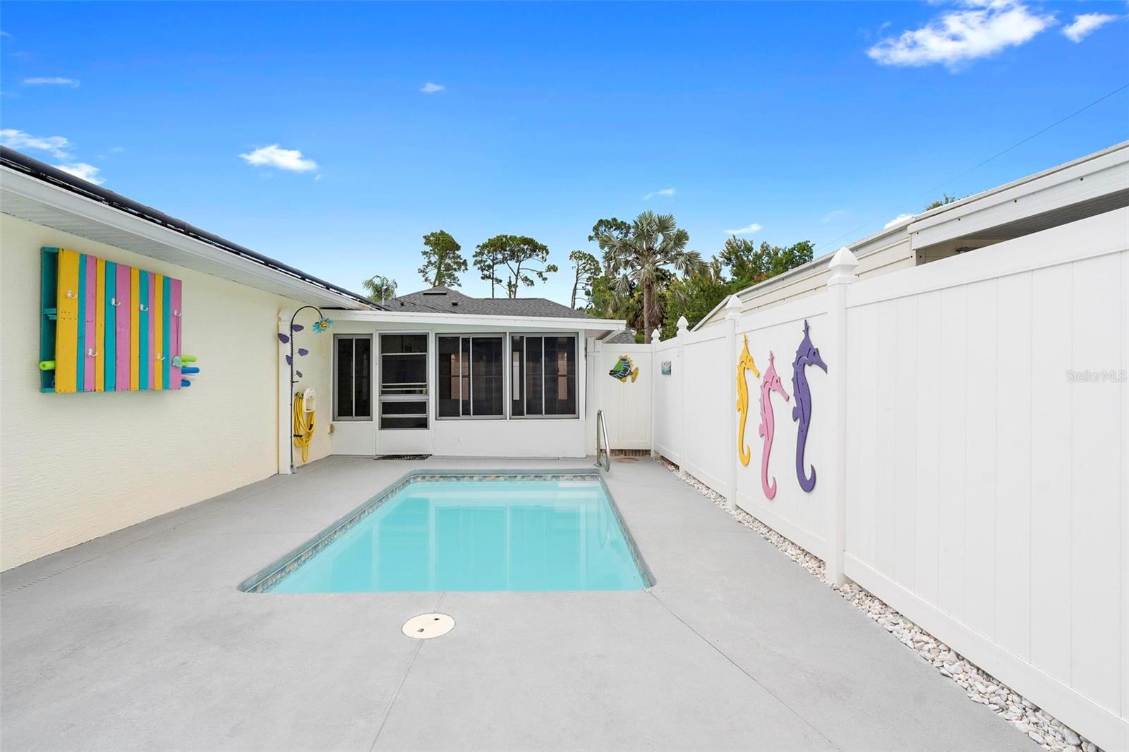 Image 42 of 47 For 2820 Tamarind Drive