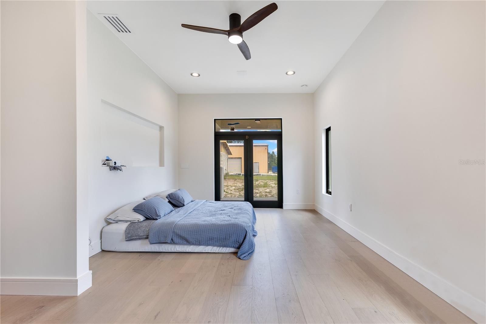 Image 17 of 41 For 19925 Quinella Street