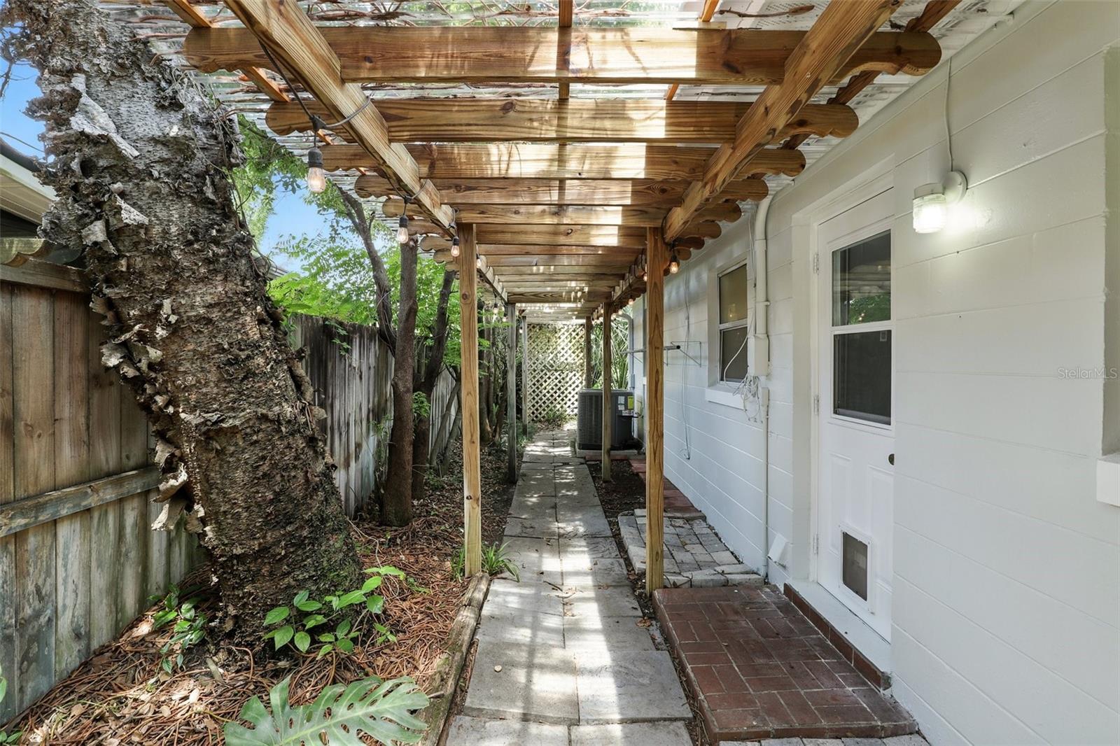 Image 31 of 33 For 509 Altaloma Avenue