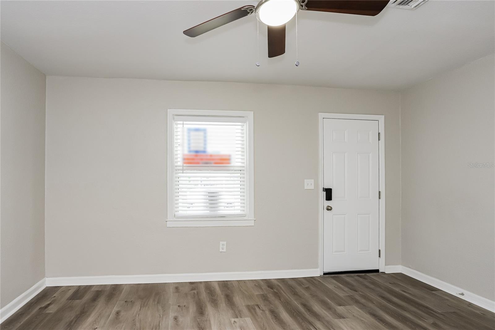 Image 2 of 16 For 1480 Park Street