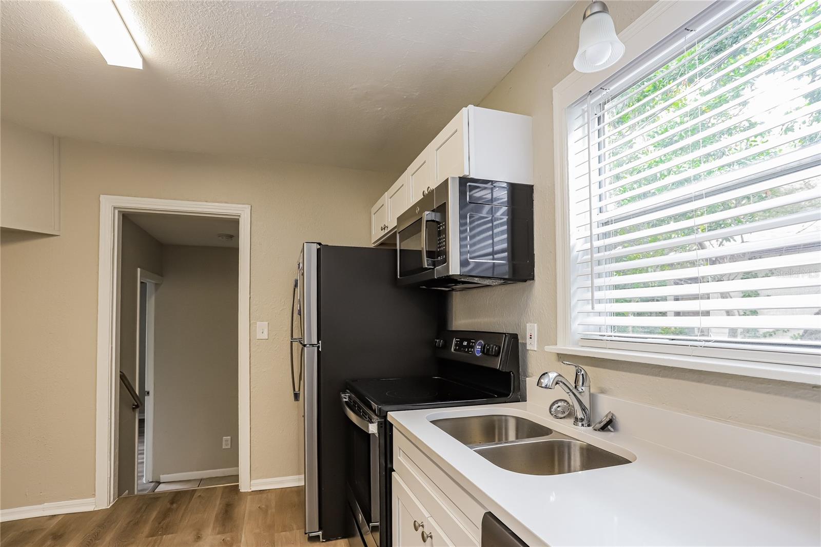Image 4 of 16 For 1480 Park Street