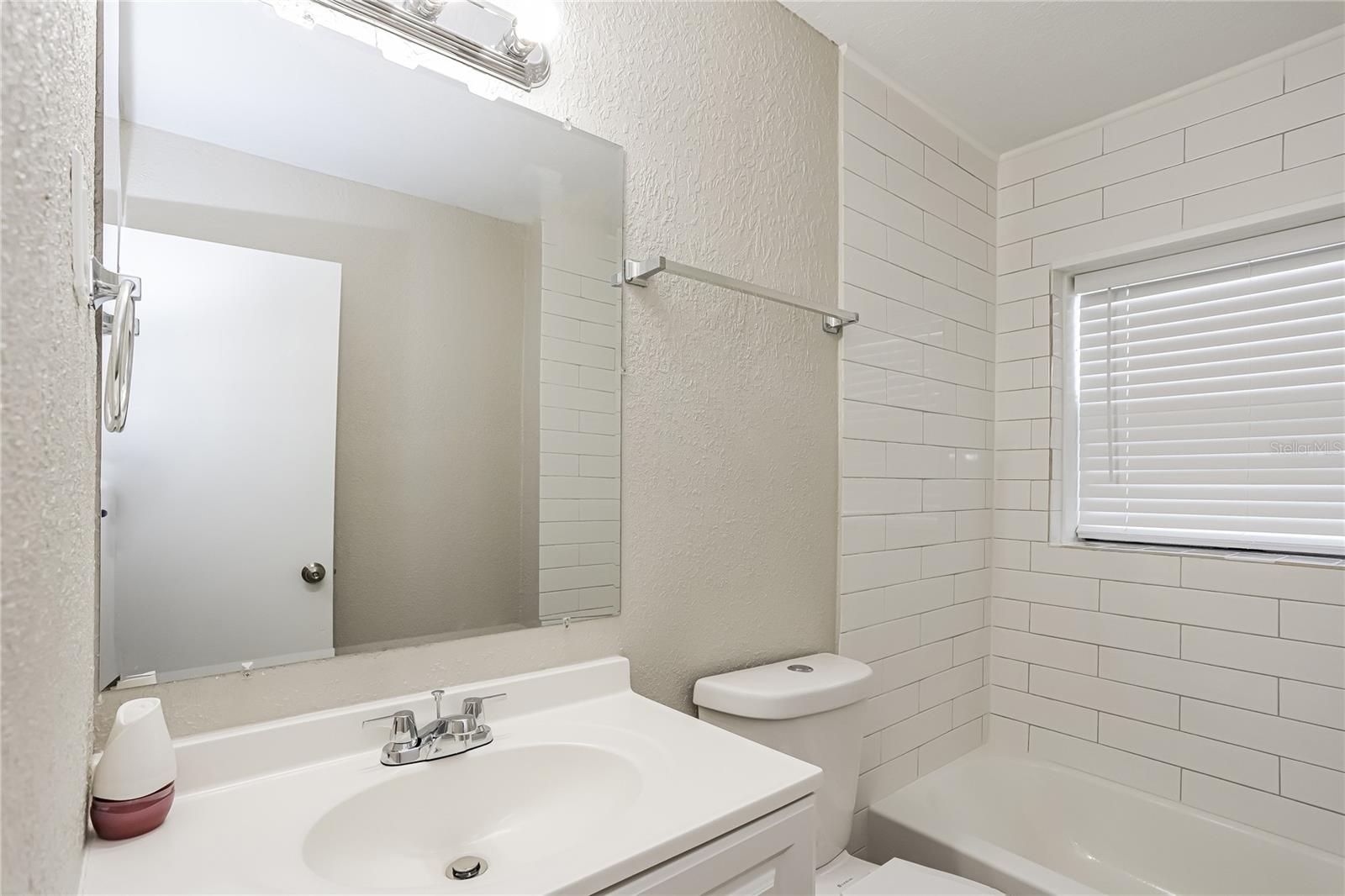 Image 8 of 16 For 1480 Park Street
