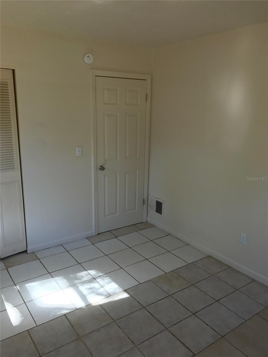 Image 10 of 11 For 1300 Fountainhead Drive