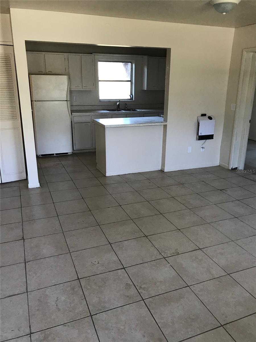 Image 3 of 11 For 1300 Fountainhead Drive