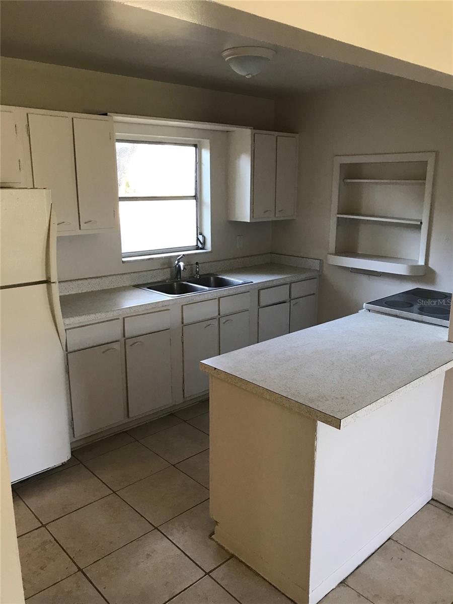Image 7 of 11 For 1300 Fountainhead Drive