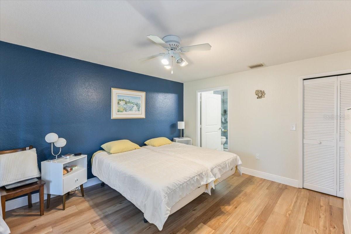 Image 16 of 31 For 7856 Sugar Bend Drive 7856