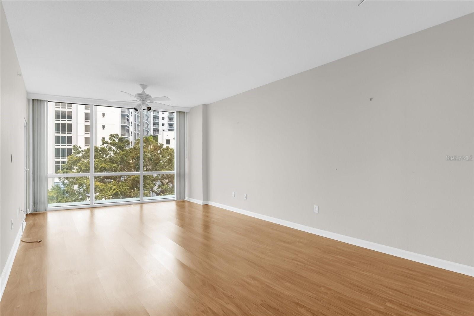 Image 11 of 31 For 322 Central Boulevard 614