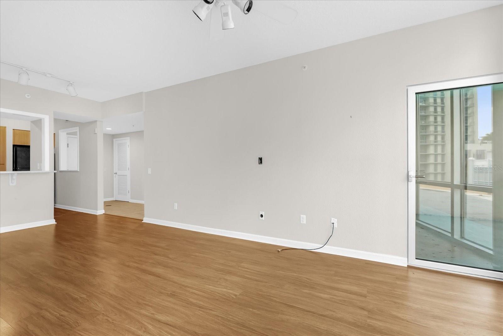 Image 12 of 31 For 322 Central Boulevard 614