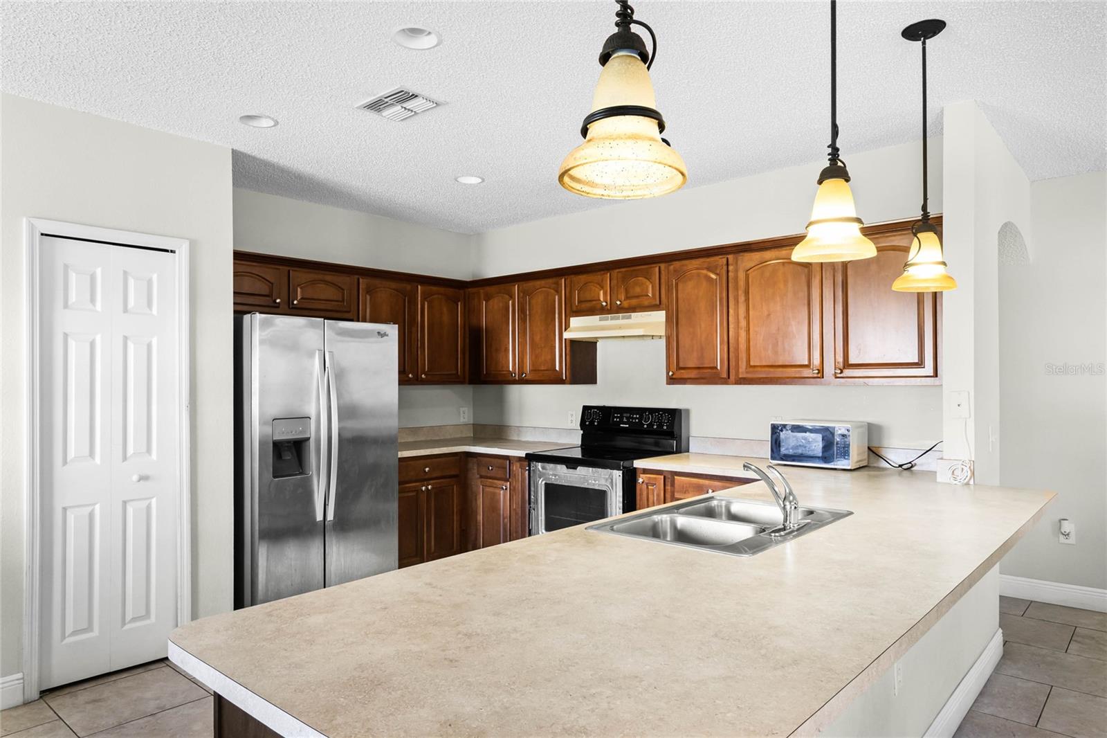 Image 14 of 41 For 1907 Lakeview Way
