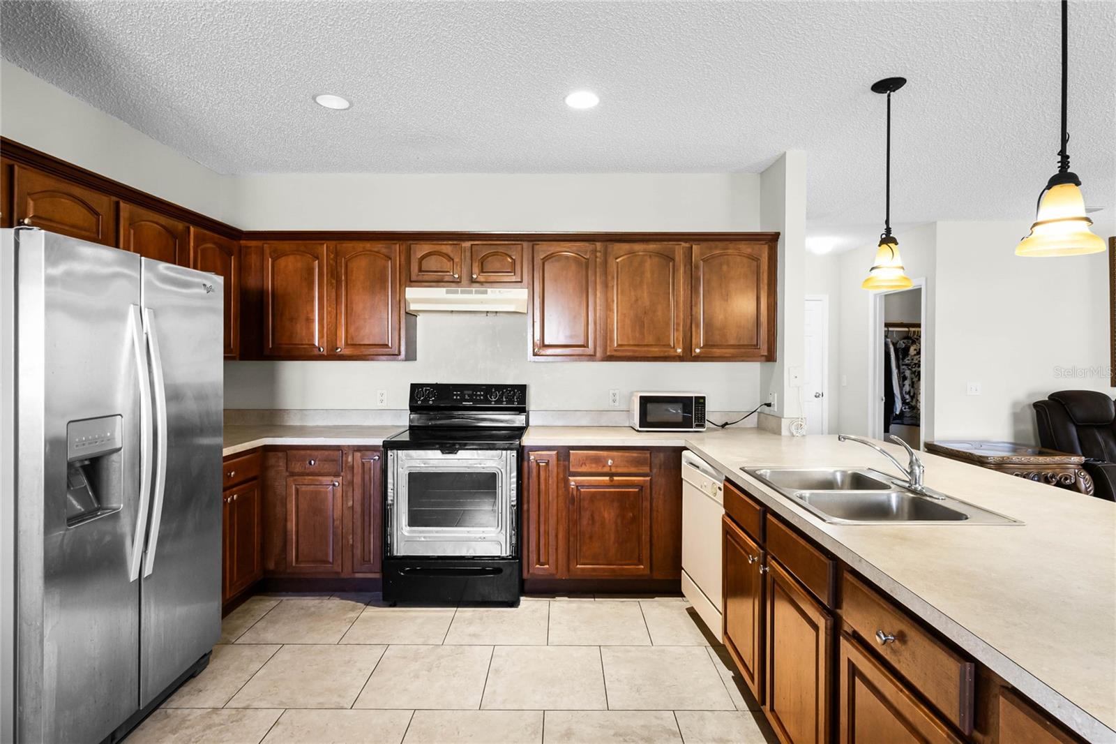 Image 16 of 41 For 1907 Lakeview Way