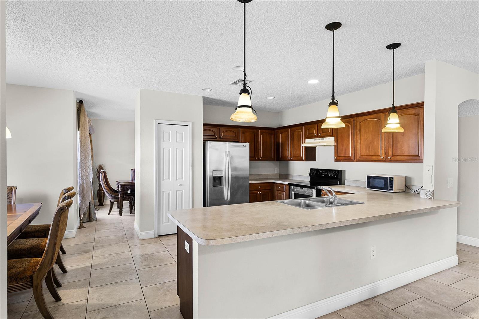 Image 17 of 41 For 1907 Lakeview Way