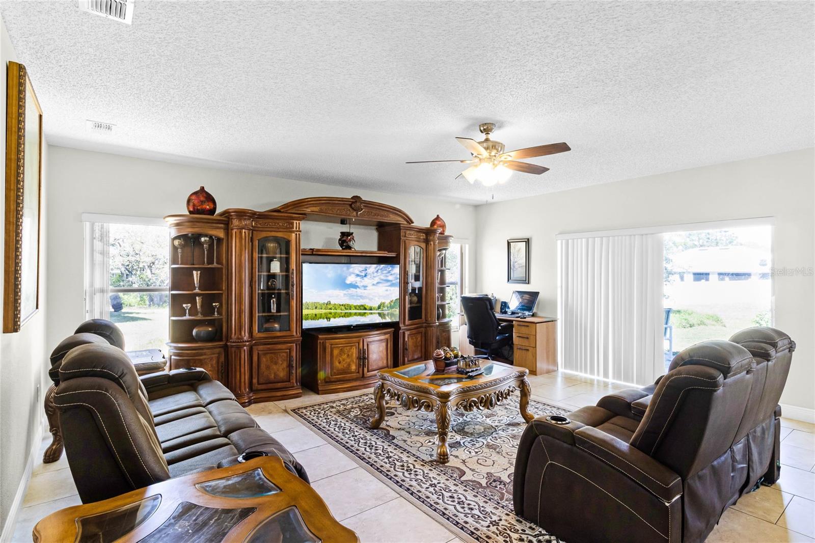 Image 18 of 41 For 1907 Lakeview Way