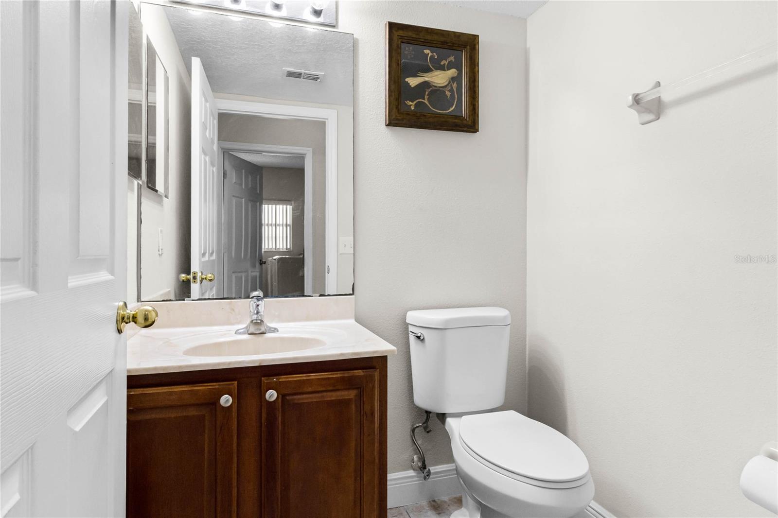 Image 38 of 41 For 1907 Lakeview Way
