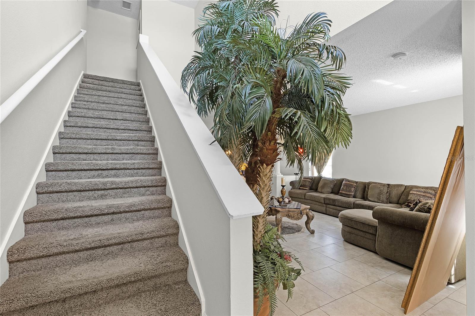 Image 4 of 41 For 1907 Lakeview Way