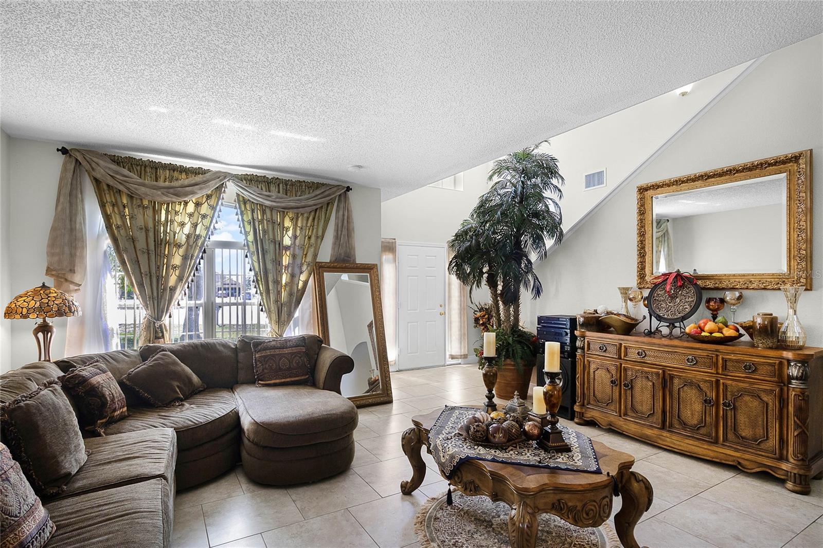 Image 5 of 41 For 1907 Lakeview Way