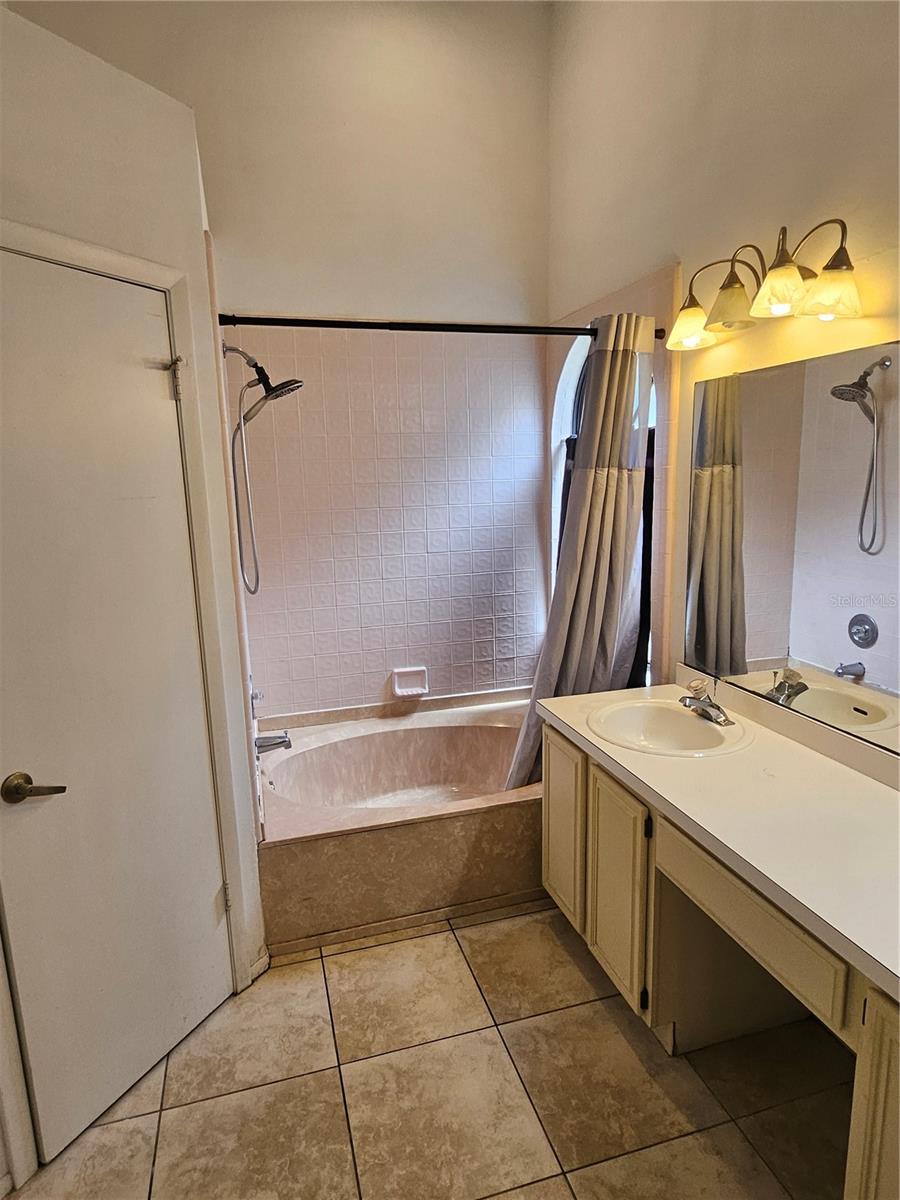 Image 10 of 22 For 1524 Crawford Drive