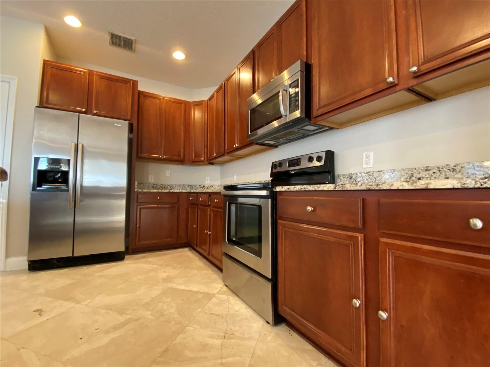 Image 11 of 23 For 10060 Stratford Pointe Avenue