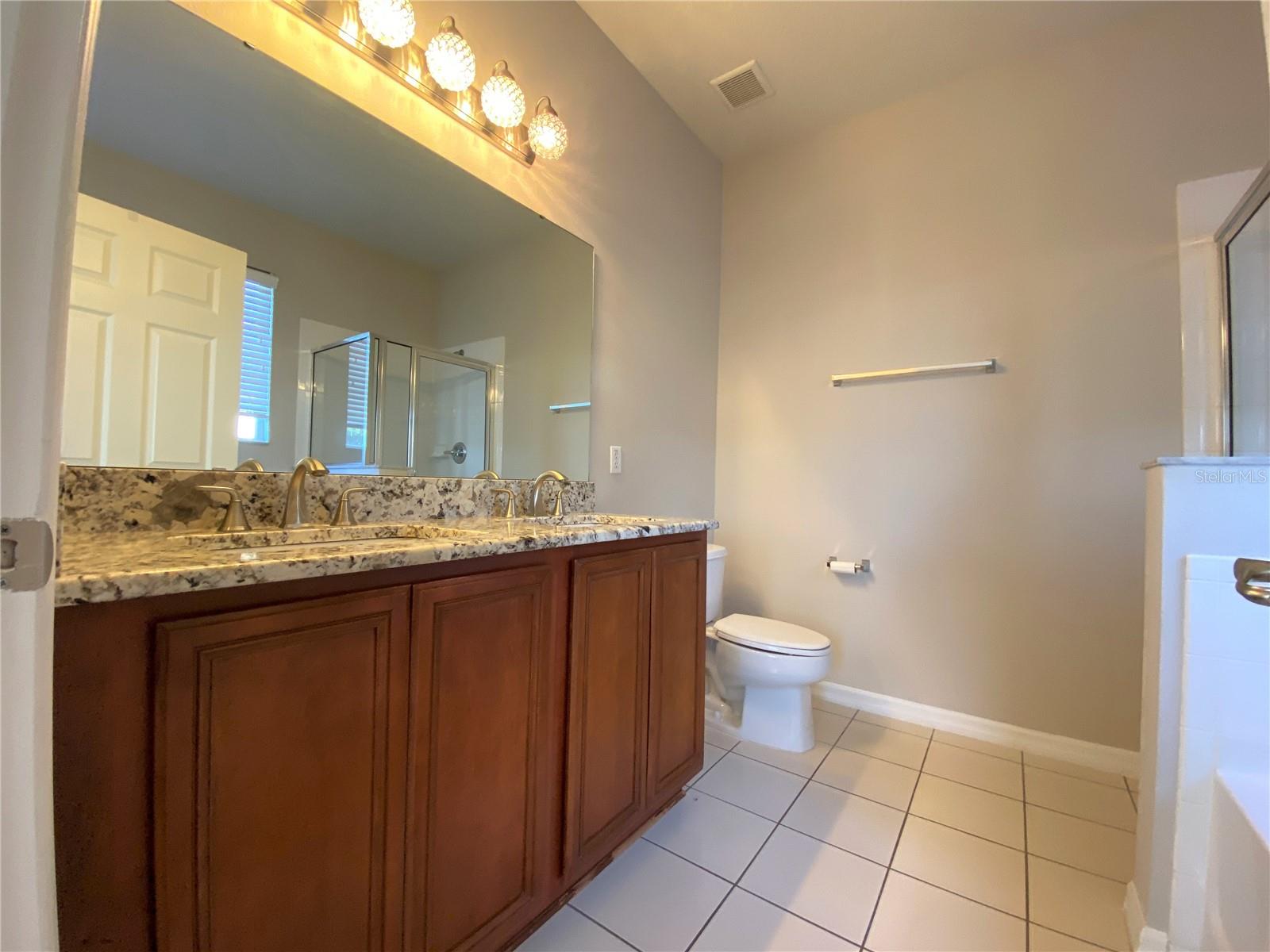 Image 16 of 23 For 10060 Stratford Pointe Avenue