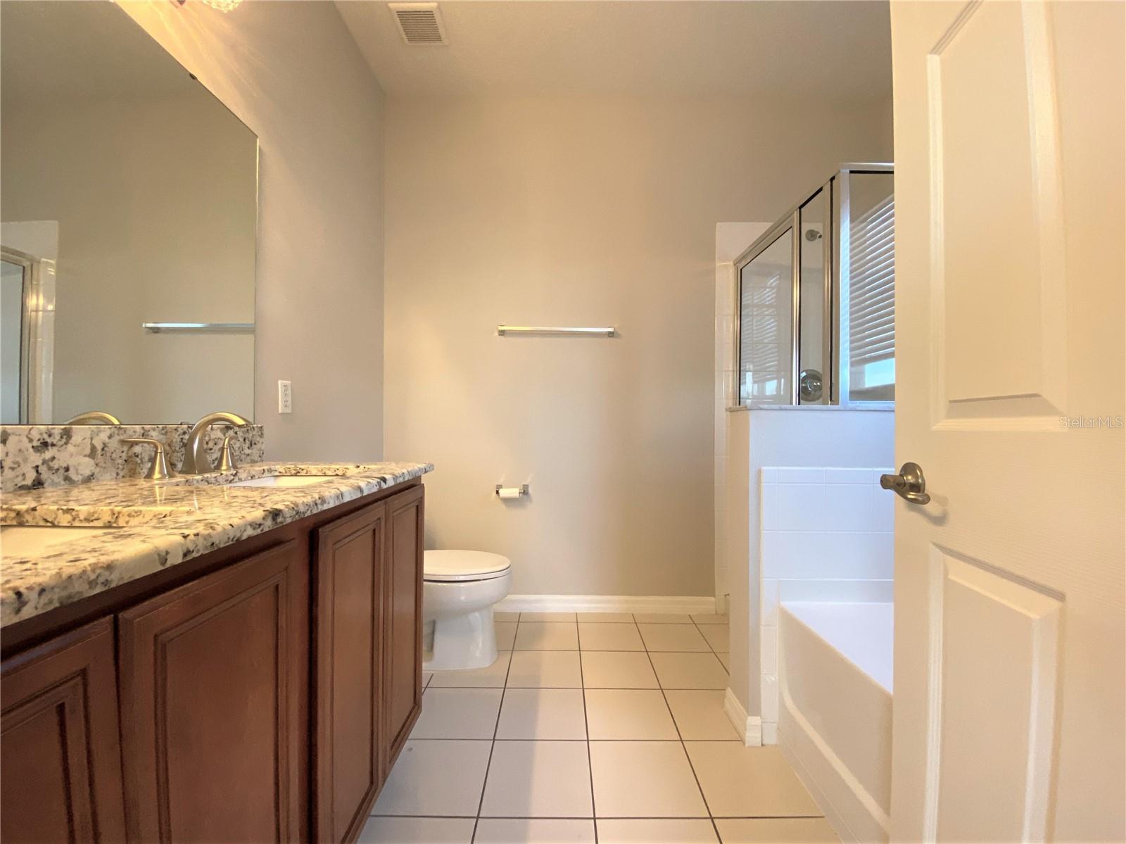 Image 17 of 23 For 10060 Stratford Pointe Avenue