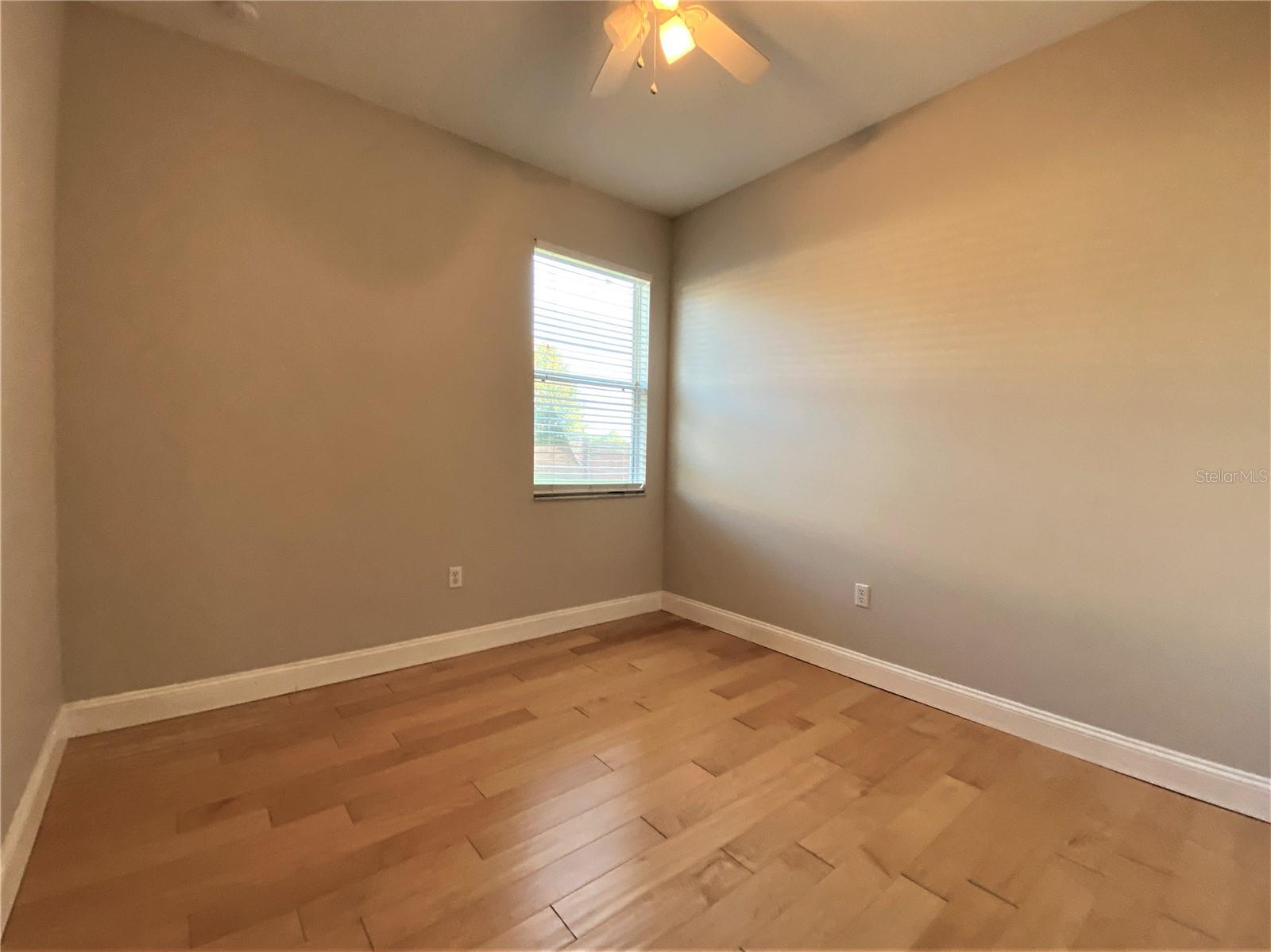 Image 21 of 23 For 10060 Stratford Pointe Avenue