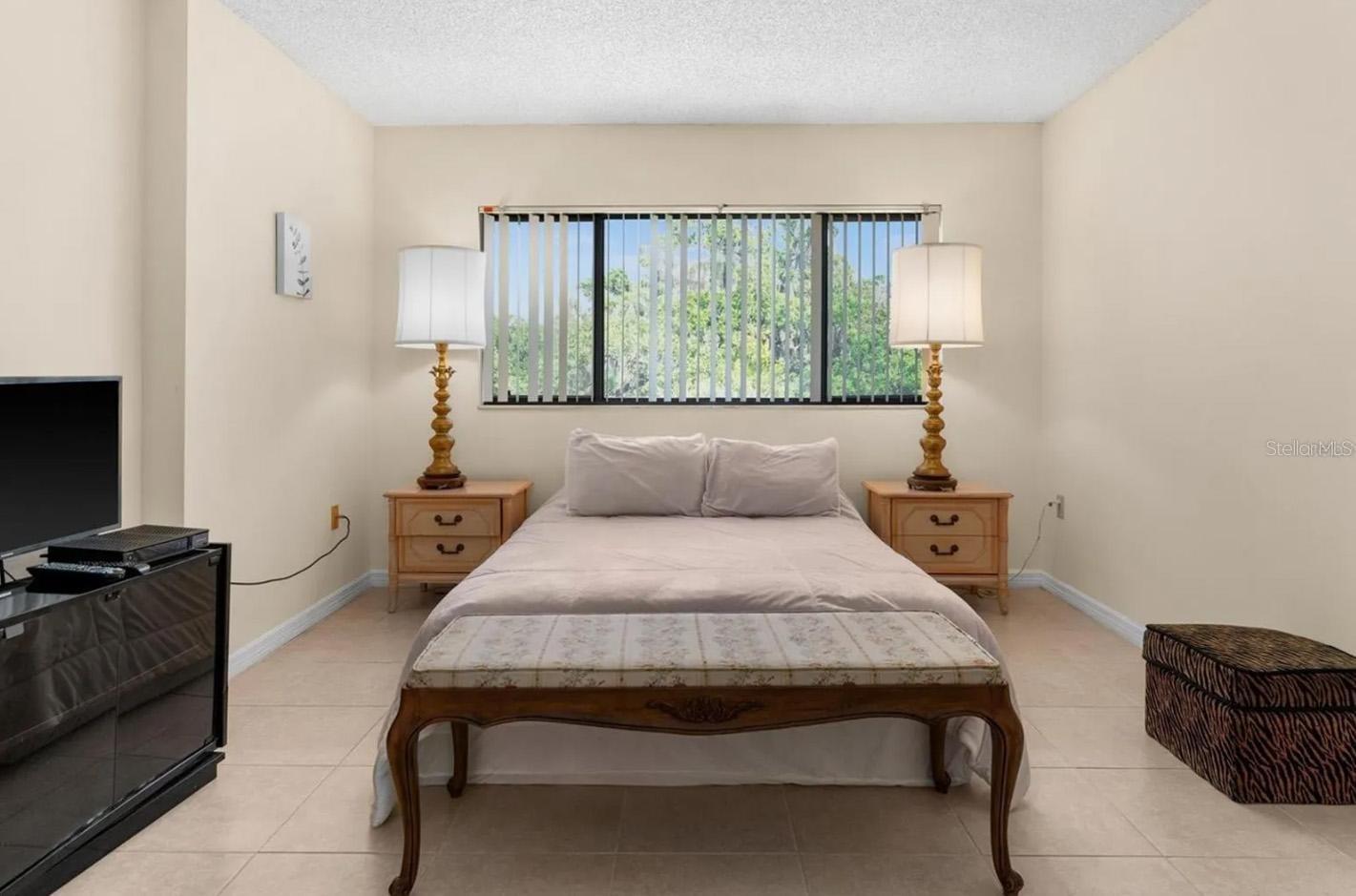 Image 11 of 30 For 1162 Carmel Circle  440