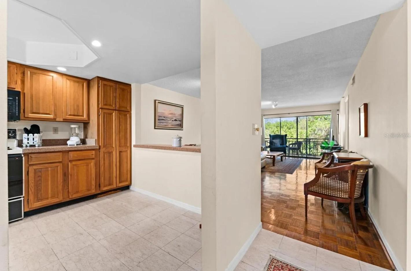 Image 14 of 30 For 1162 Carmel Circle  440