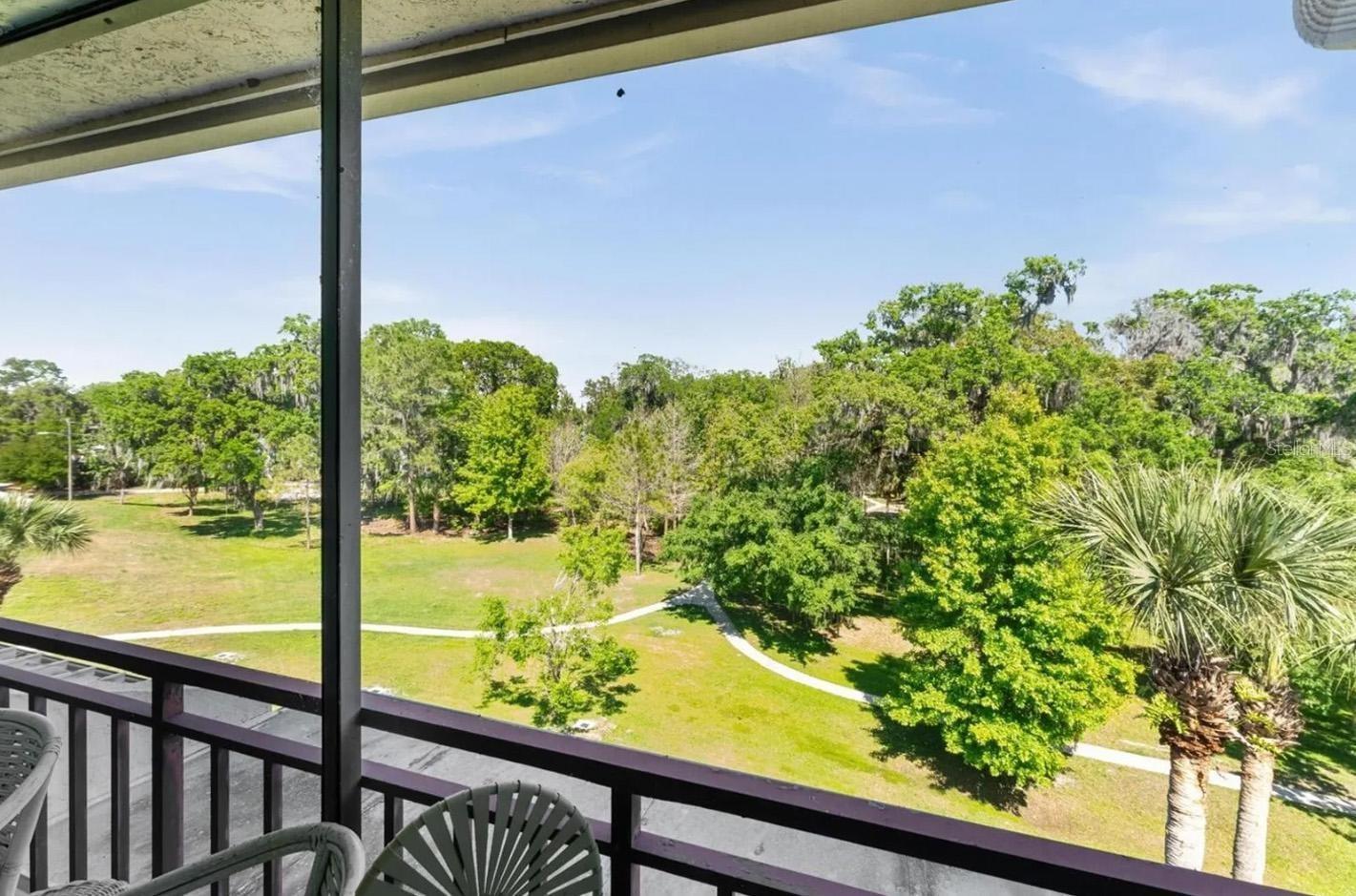 Image 20 of 30 For 1162 Carmel Circle  440