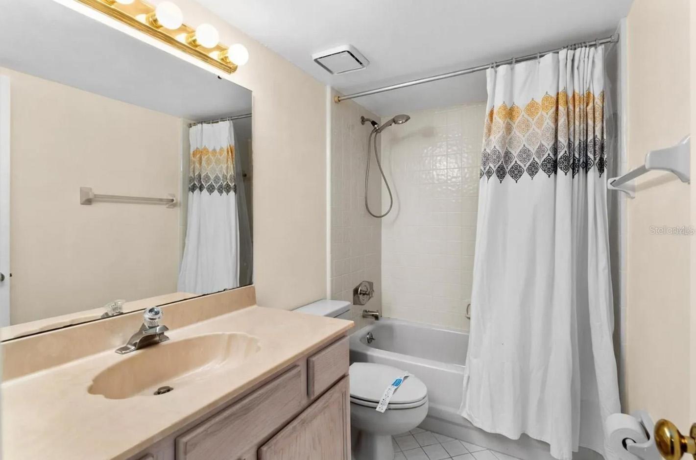 Image 5 of 30 For 1162 Carmel Circle  440